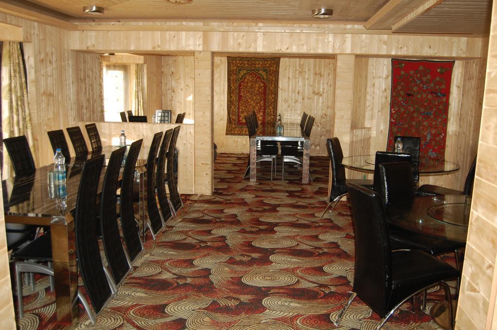 Hotel Zahgeer Continental Gulmarg Pokój zdjęcie