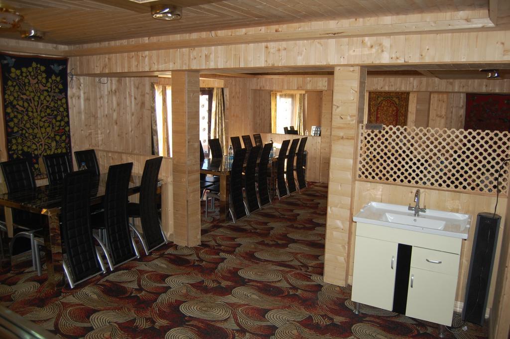 Hotel Zahgeer Continental Gulmarg Pokój zdjęcie
